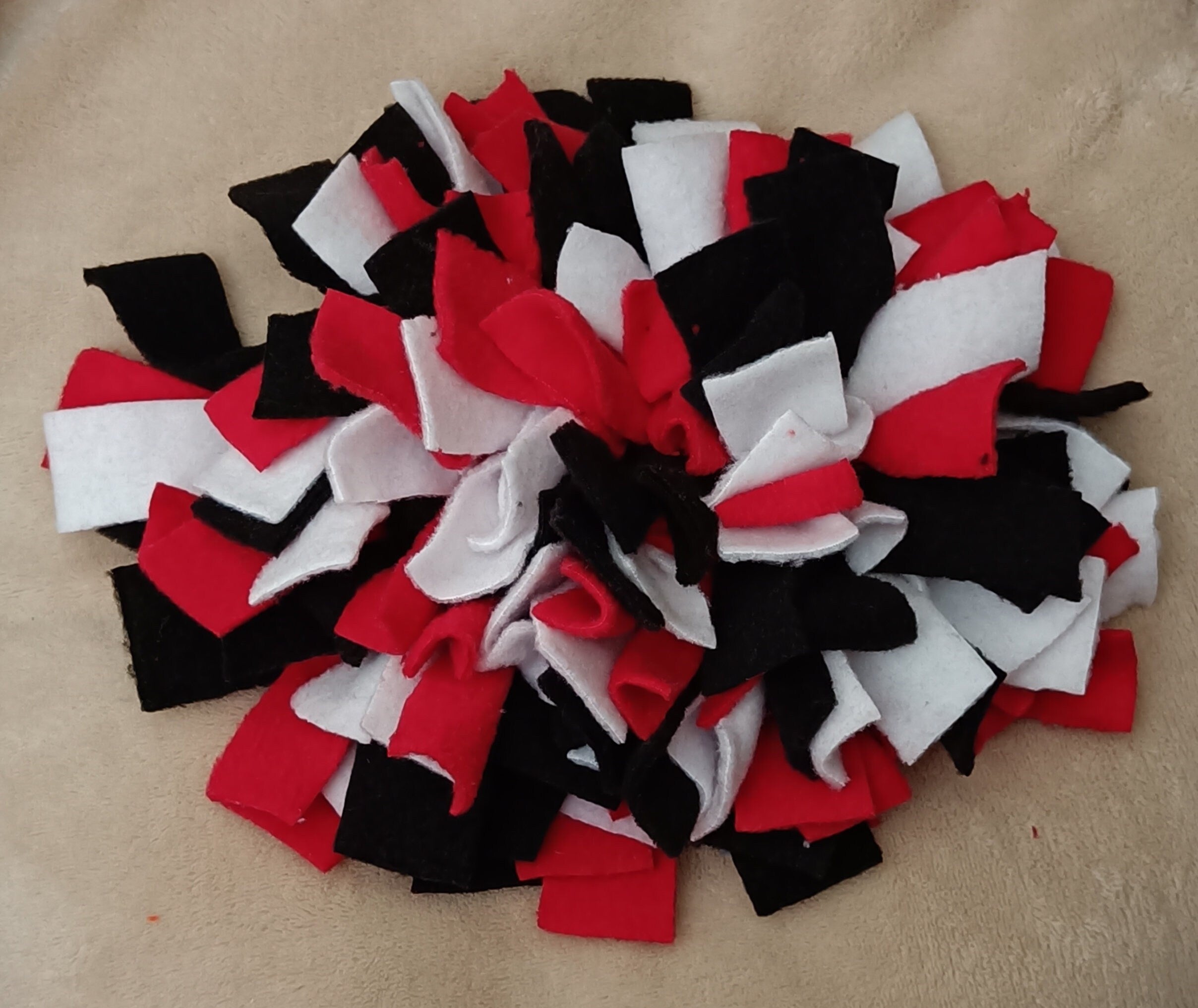 Fleece Snuffle Mat for small pets, Nose Work Toy