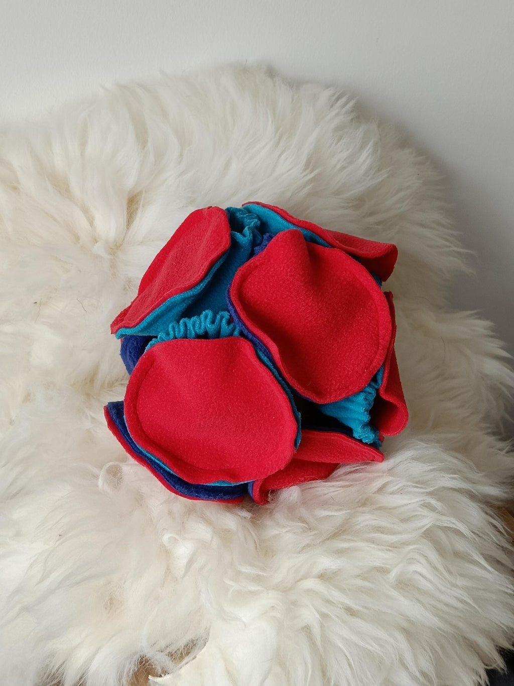 Fleece Snuffle Ball Dog Treat Dispenser, Interactive Pet Puzzle Game, Washable 8-Inch Ball