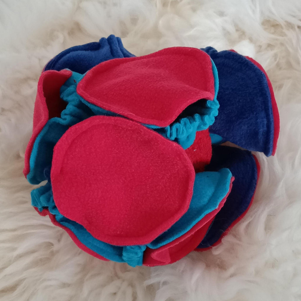 Fleece Snuffle Ball Dog Treat Dispenser, Interactive Pet Puzzle Game, Washable 8-Inch Ball
