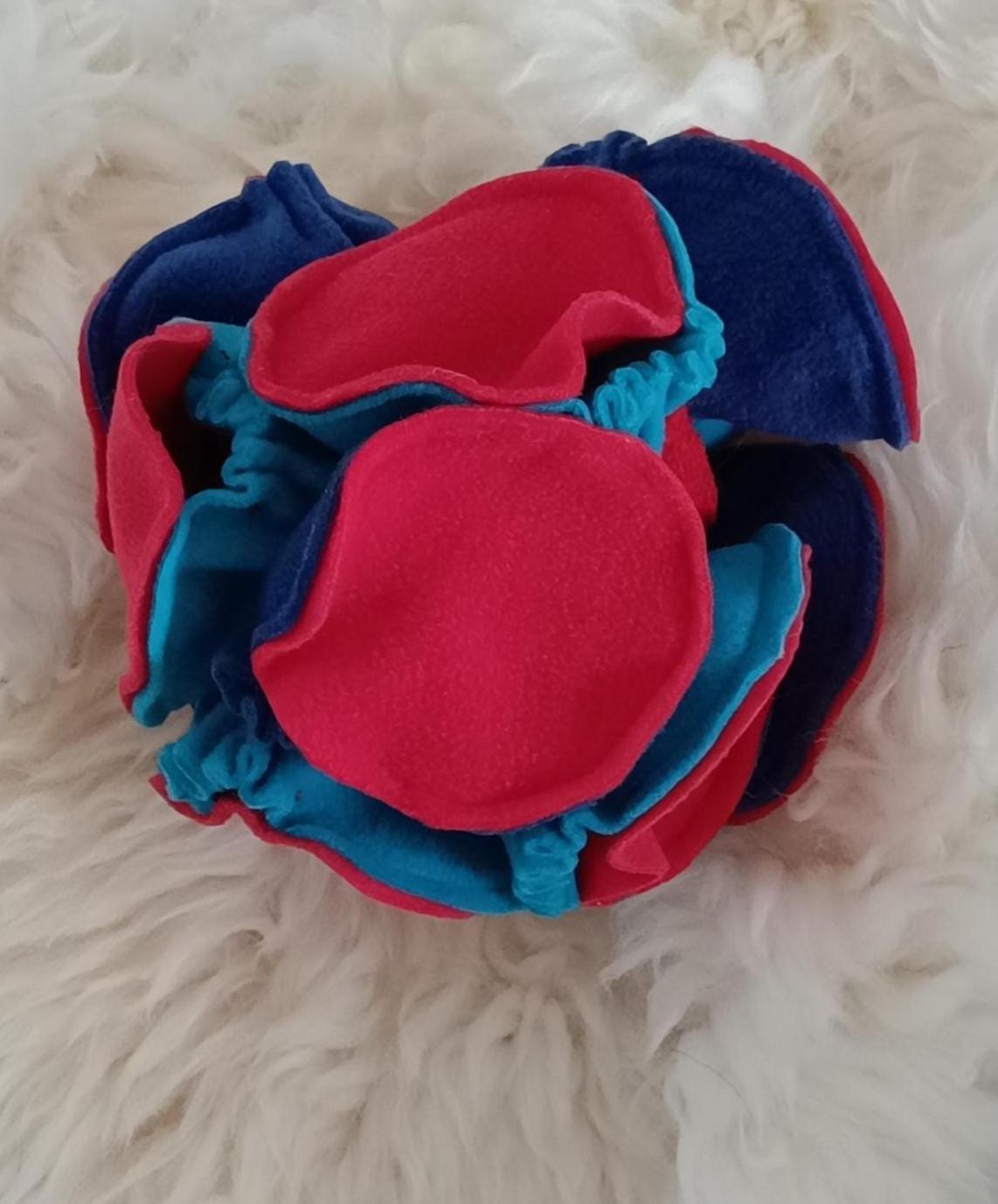 Fleece Snuffle Ball Dog Treat Dispenser, Interactive Pet Puzzle Game, Washable 8-Inch Ball