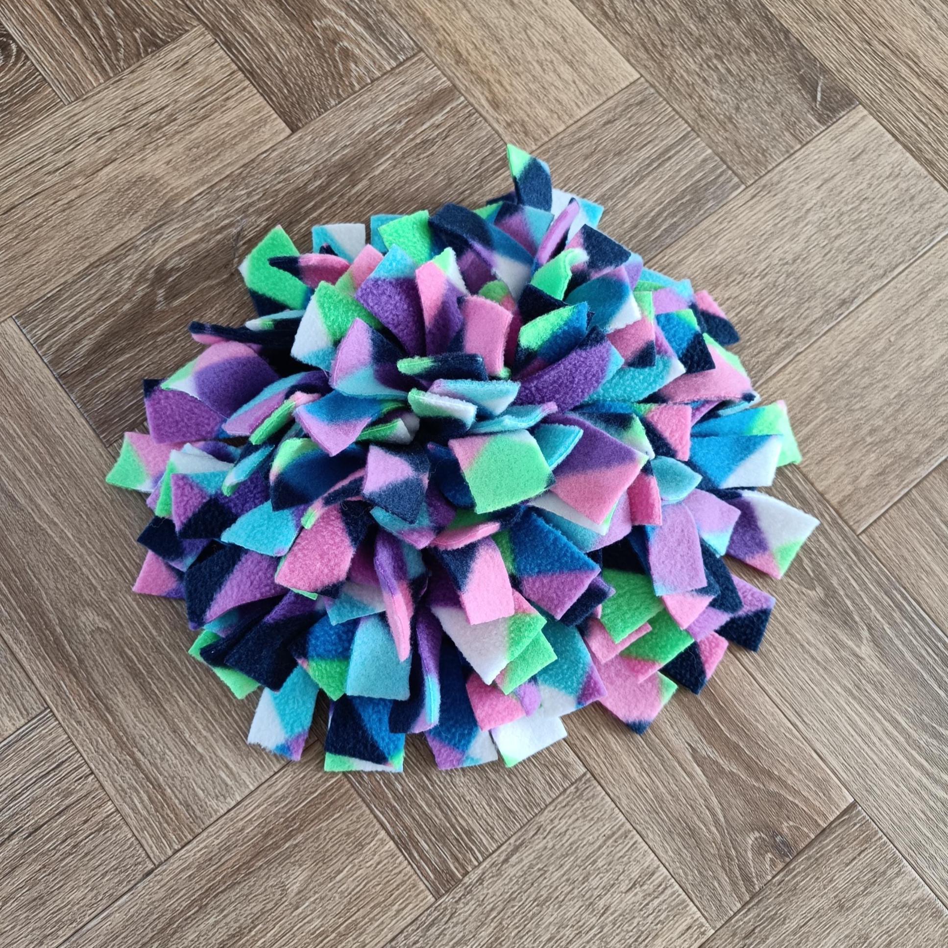 Snuffle mat for small pet, treat dispenser, foraging, sniffing, finding snacks, dog toy