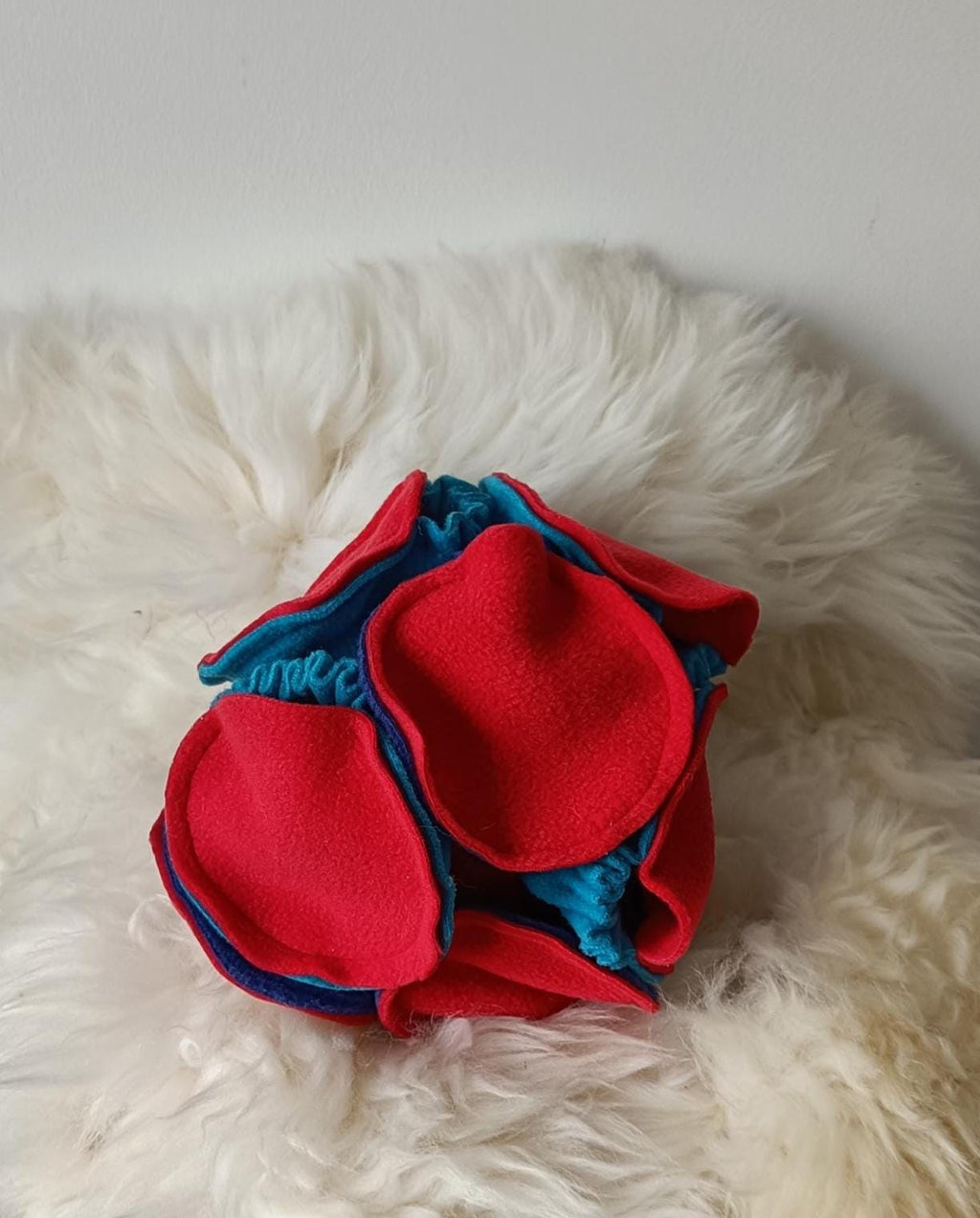 Fleece Snuffle Ball Dog Treat Dispenser, Interactive Pet Puzzle Game, Washable 8-Inch Ball