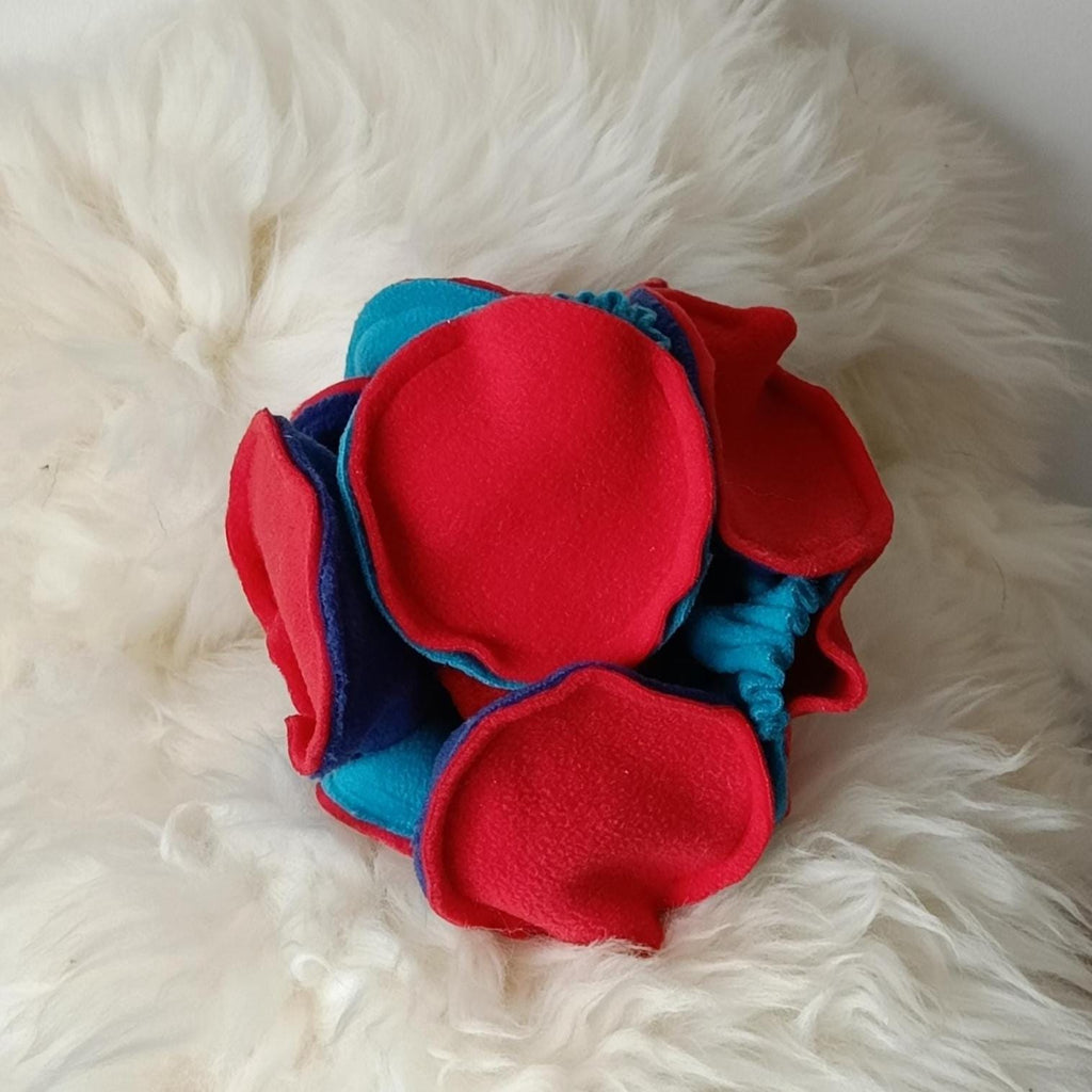 Fleece Snuffle Ball Dog Treat Dispenser, Interactive Pet Puzzle Game, Washable 8-Inch Ball