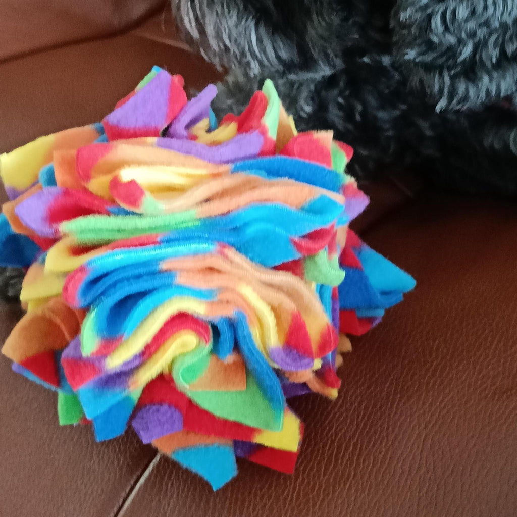 Dog snuffle ball in star shape, fleece pet toy, treat dispenser, finding food game