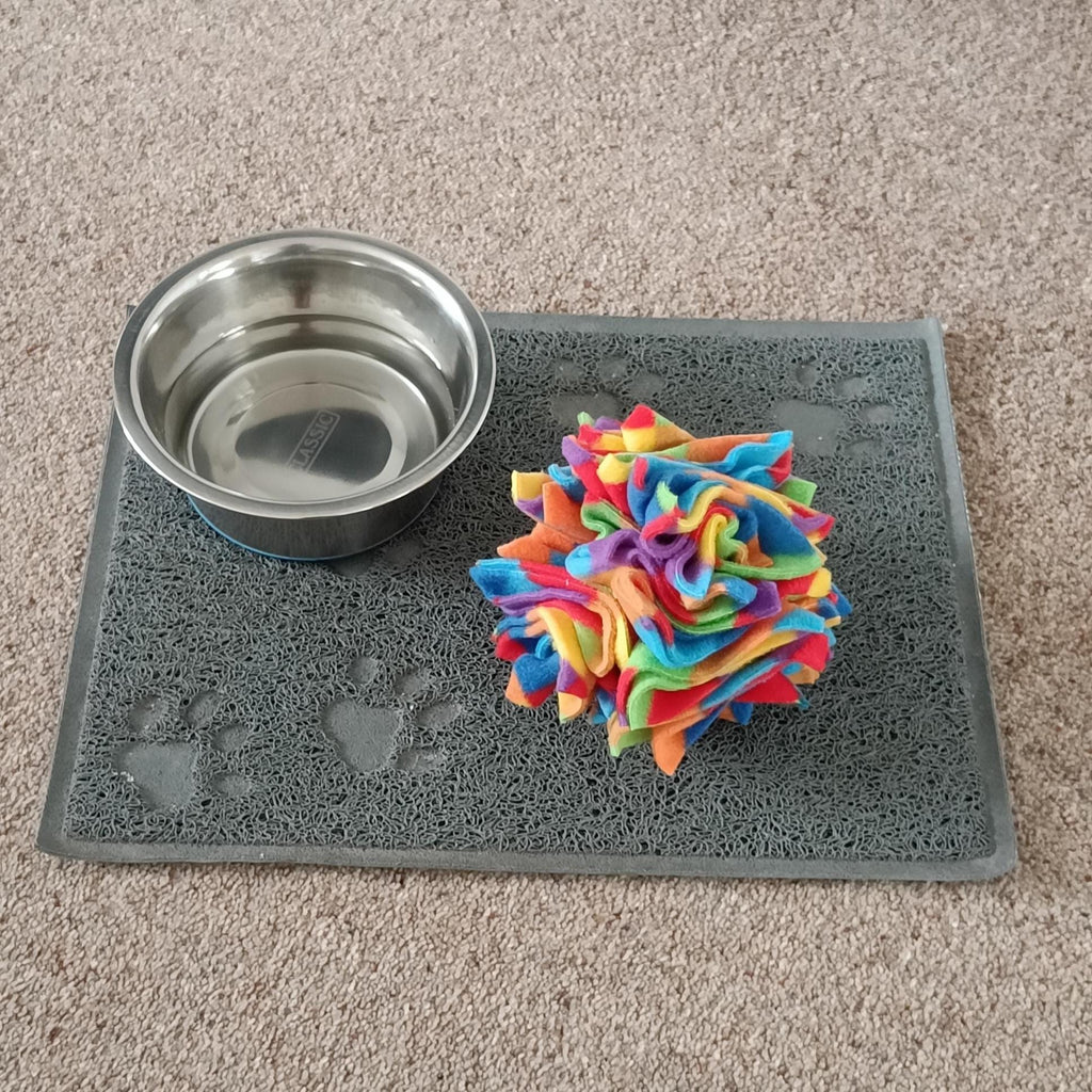 Dog snuffle ball in star shape, fleece pet toy, treat dispenser, finding food game