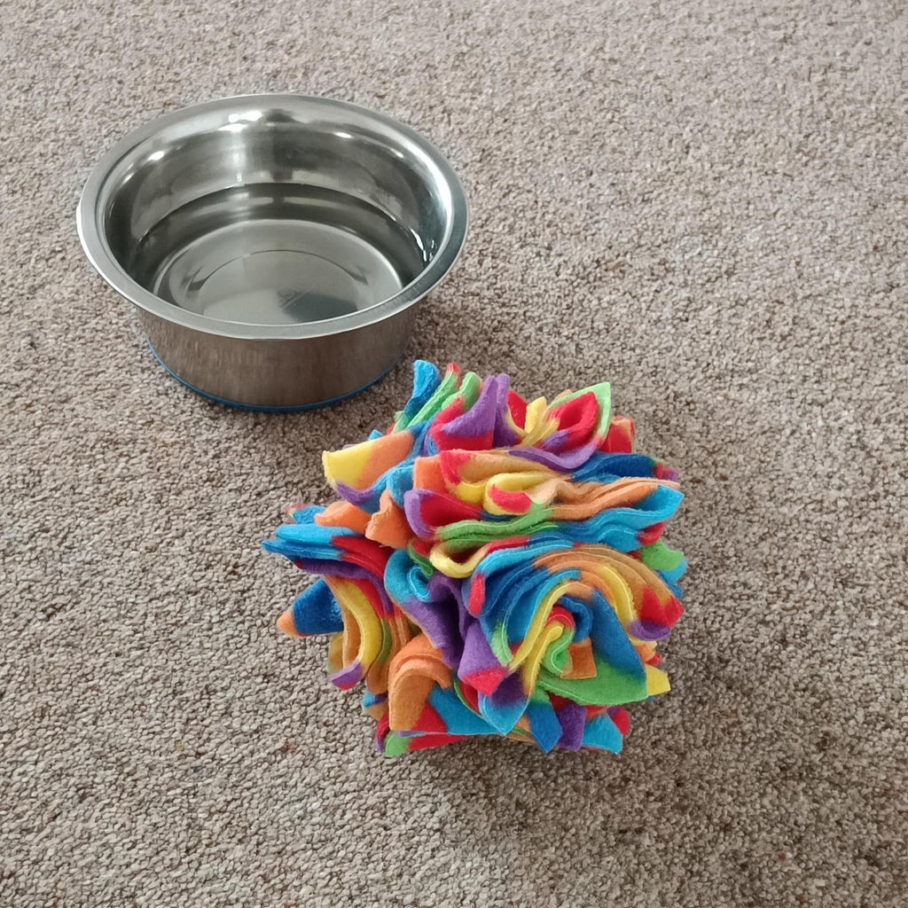 Dog snuffle ball in star shape, fleece pet toy, treat dispenser, finding food game