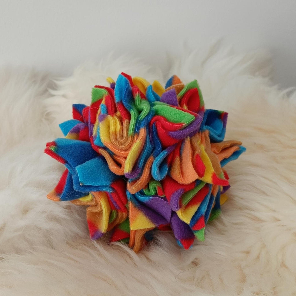 Dog snuffle ball in star shape, fleece pet toy, treat dispenser, finding food game
